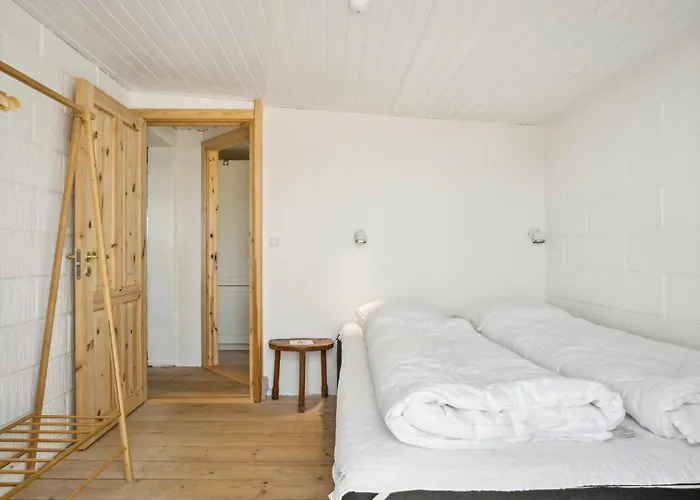 3 Bedroom Gorgeous In Дом отдыха *