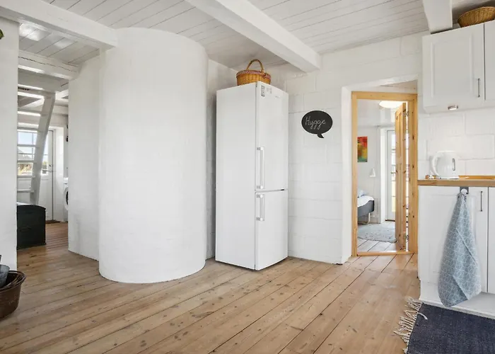 3 Bedroom Gorgeous In Дом отдыха Блаванн